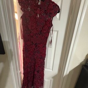 TAHARI Size 2 Dress